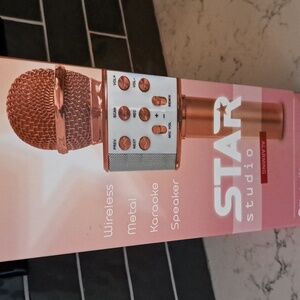 NWT Wireless Karaoke Mic